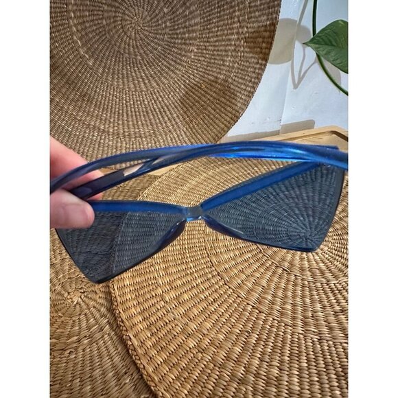 Futuristic Blue Triangle Sunglasses with Silver Accent – Cyberpunk Y2K Style - Picture 6 of 7